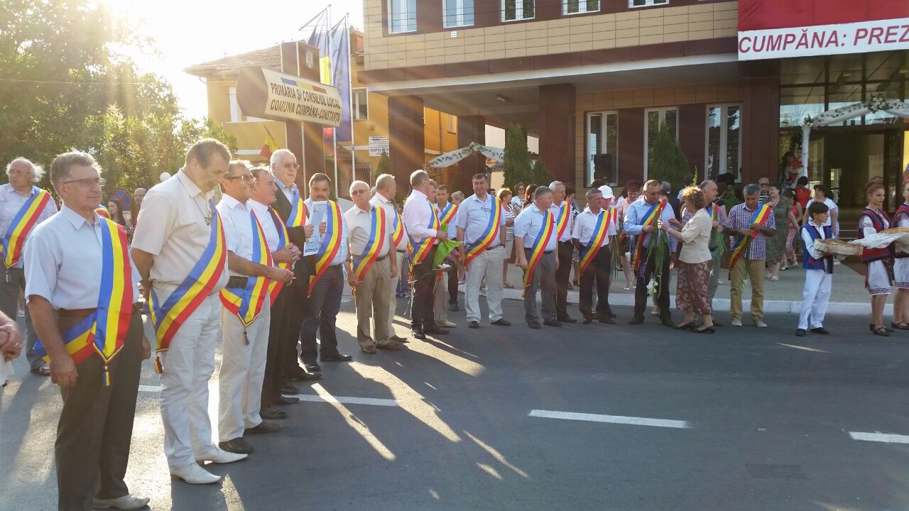 tinerii unionisti basarabeni au ajuns la cumpana am venit sa te salut fratele meu de peste prut galerie tinerii unionisti basarabeni au ajuns la cumpana am venit sa te salut fratele meu de peste prut galerie