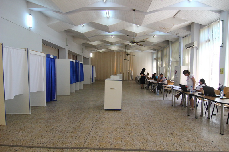 profesorii de la universitatea ovidius au uitat sa se prezinte la urne galerie foto 557277 profesorii de la universitatea ovidius au uitat sa se prezinte la urne galerie foto 557277