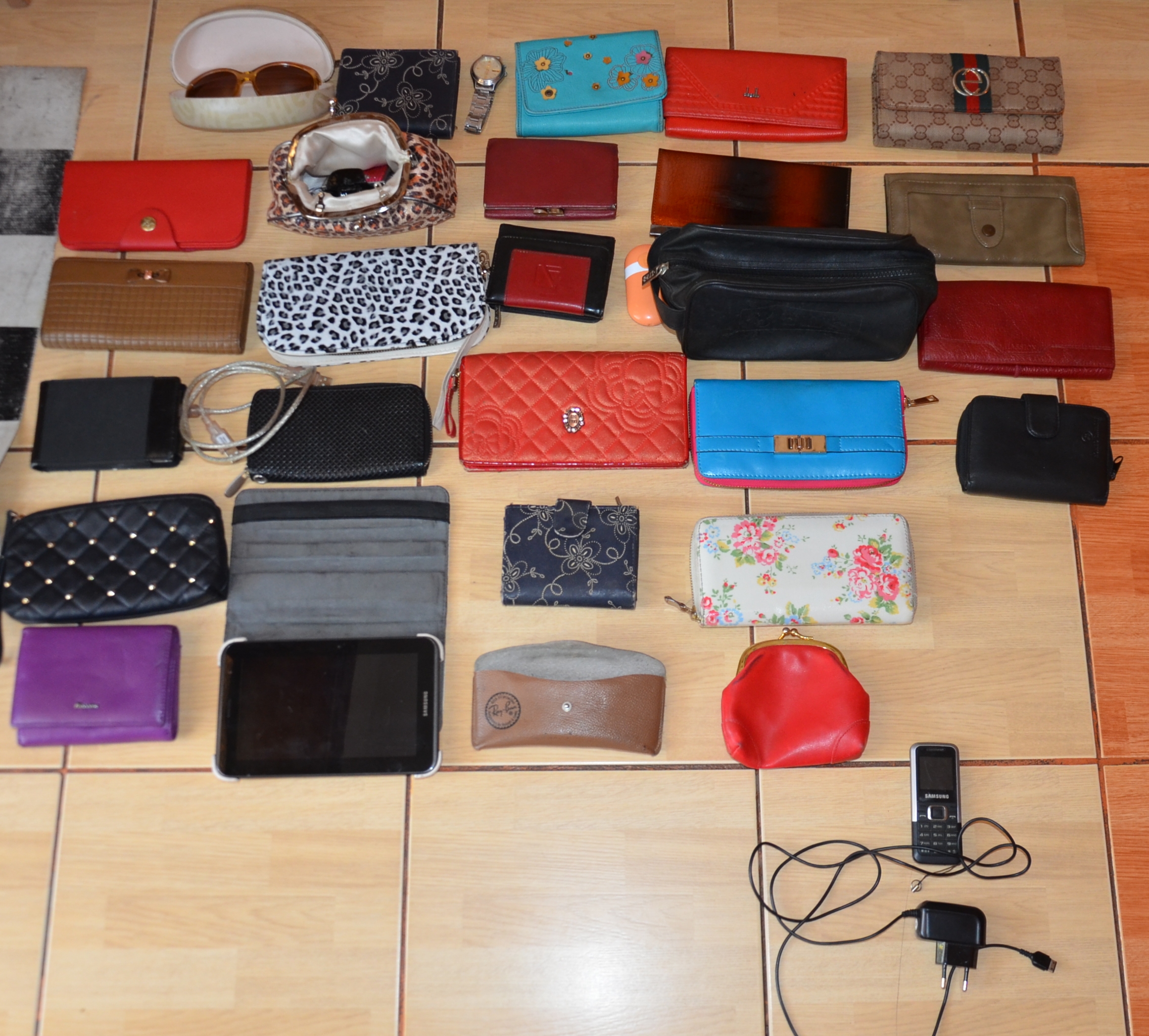 captura impresionanta de bunuri furate galerie foto 558238 captura impresionanta de bunuri furate galerie foto 558238