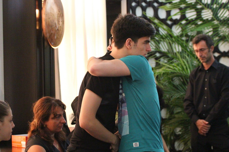 trupul neinsufletit al consilierului judetean stelian nicolae fronescu este dus spre cimitir 558615 trupul neinsufletit al consilierului judetean stelian nicolae fronescu este dus spre cimitir 558615