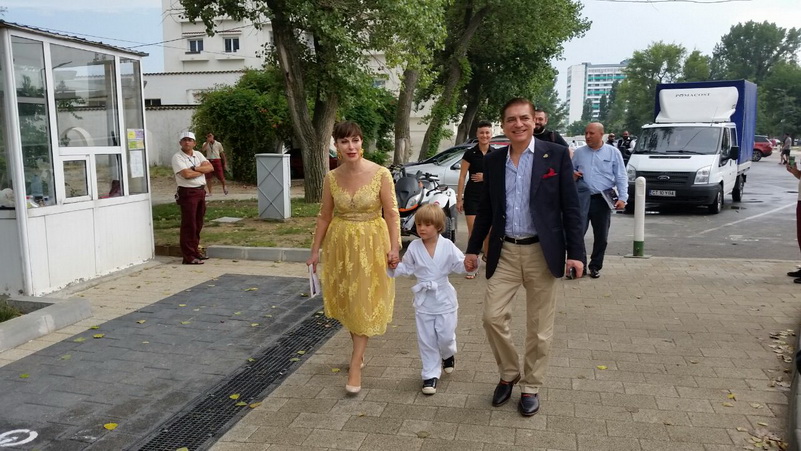 printul carol ferdinand in kimono actrita kristanna loken si legenda k 1 remy bonjasky atractii la mamaia printul carol ferdinand in kimono actrita kristanna loken si legenda k 1 remy bonjasky atractii la mamaia