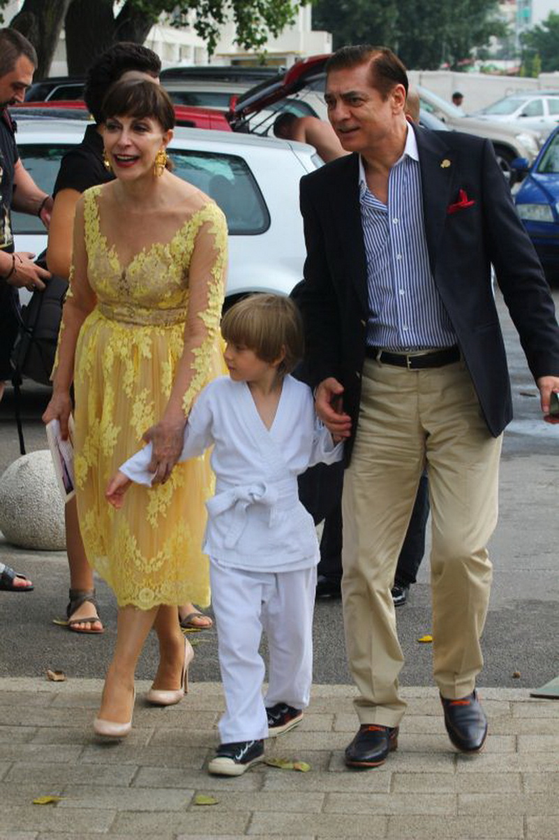 printul carol ferdinand in kimono actrita kristanna loken si legenda k 1 remy bonjasky atractii la mamaia printul carol ferdinand in kimono actrita kristanna loken si legenda k 1 remy bonjasky atractii la mamaia