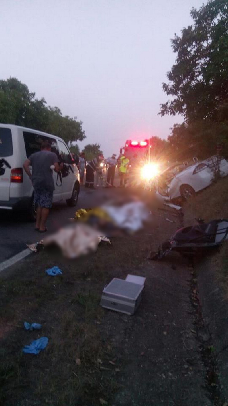 carnaj intre localitatea 23 august si olimp doua femei si trei barbati si au pierdut viata intr un teribil carnaj intre localitatea 23 august si olimp doua femei si trei barbati si au pierdut viata intr un teribil