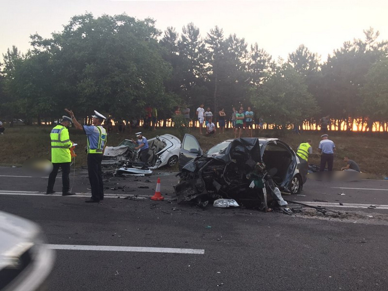 carnaj intre localitatea 23 august si olimp doua femei si trei barbati si au pierdut viata intr un teribil carnaj intre localitatea 23 august si olimp doua femei si trei barbati si au pierdut viata intr un teribil
