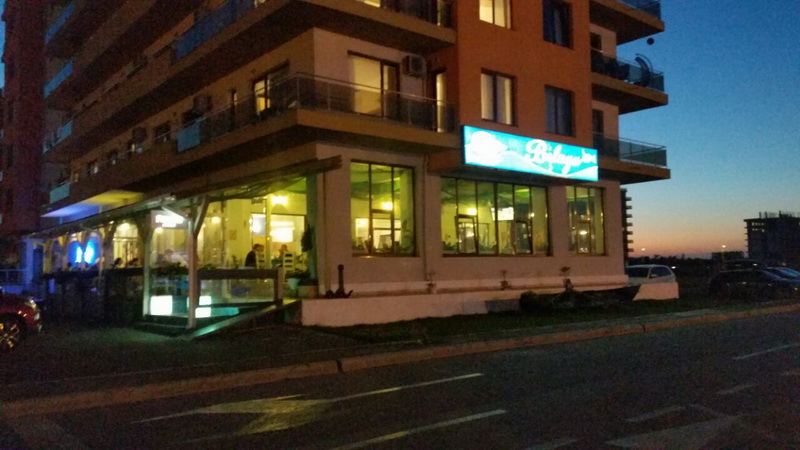 la restaurantul beluga pestele este adus direct din navoadele pescarilor galerie foto 559290 la restaurantul beluga pestele este adus direct din navoadele pescarilor galerie foto 559290