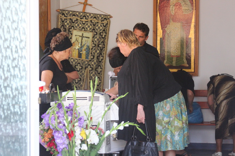 imagini care te pot afecta emotional ultimul drum pentru laura si irina victimele accidentului petrecut imagini care te pot afecta emotional ultimul drum pentru laura si irina victimele accidentului petrecut