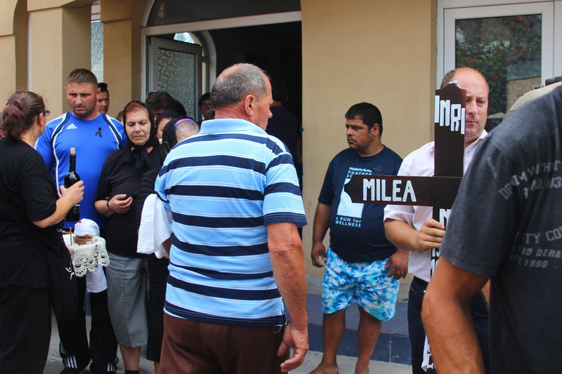 imagini care te pot afecta emotional ultimul drum pentru laura si irina victimele accidentului petrecut imagini care te pot afecta emotional ultimul drum pentru laura si irina victimele accidentului petrecut