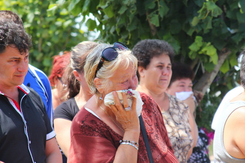 imagini care te pot afecta emotional ultimul drum pentru laura si irina victimele accidentului petrecut imagini care te pot afecta emotional ultimul drum pentru laura si irina victimele accidentului petrecut