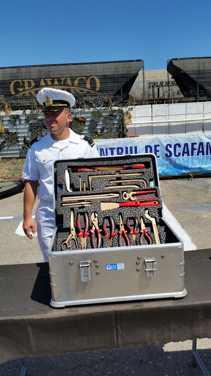 fotoreportaj fascinatie de ziua portilor deschise in dana militara a portului constanta galerie foto