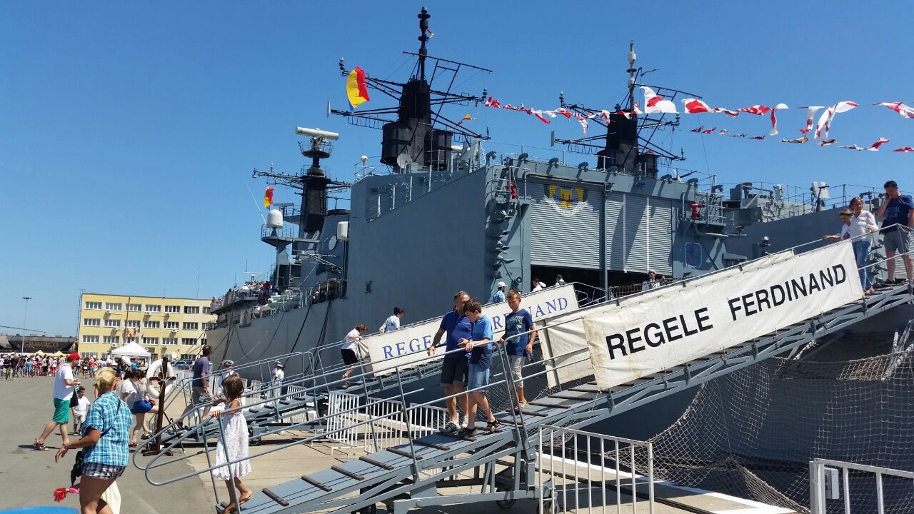 fotoreportaj fascinatie de ziua portilor deschise in dana militara a portului constanta galerie foto