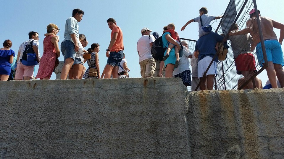 o fata de 14 ani a cazut in cap pe faleza 560633 o fata de 14 ani a cazut in cap pe faleza 560633