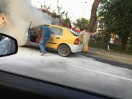 Autoturism în flăcări, în stațiunea în Mamaia 