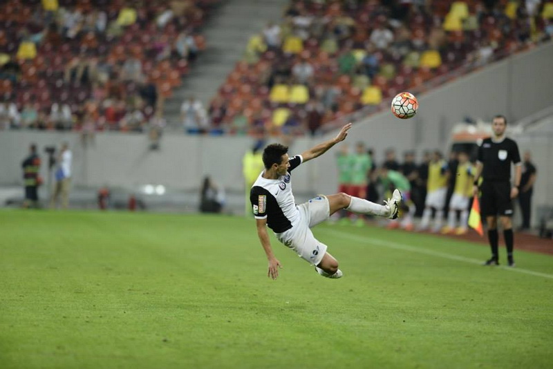 fc viitorul a reclamat doua lovituri de la 11 m in meciul cu steaua gica hagi penalty mai clar ca asta fc viitorul a reclamat doua lovituri de la 11 m in meciul cu steaua gica hagi penalty mai clar ca asta