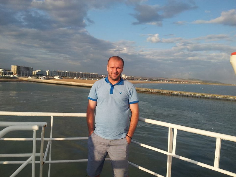 mosul se afla de cativa ani in anglia cosmin mocanu fostul fundas al farului a devenit tatic galerie mosul se afla de cativa ani in anglia cosmin mocanu fostul fundas al farului a devenit tatic galerie