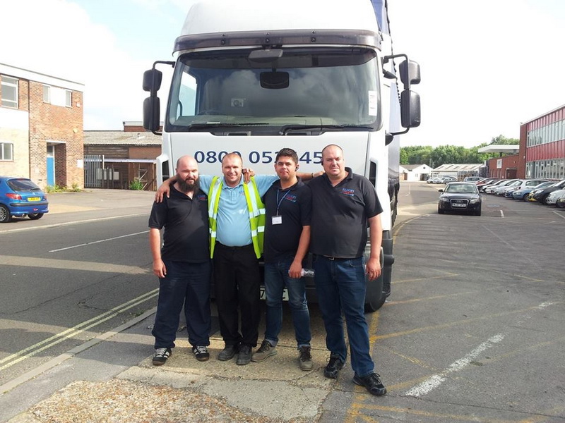 mosul se afla de cativa ani in anglia cosmin mocanu fostul fundas al farului a devenit tatic galerie mosul se afla de cativa ani in anglia cosmin mocanu fostul fundas al farului a devenit tatic galerie