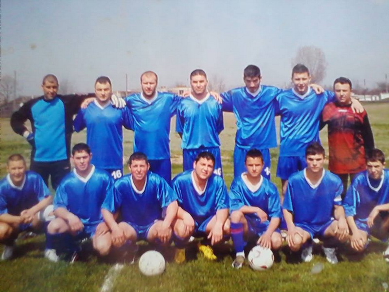 mosul se afla de cativa ani in anglia cosmin mocanu fostul fundas al farului a devenit tatic galerie mosul se afla de cativa ani in anglia cosmin mocanu fostul fundas al farului a devenit tatic galerie