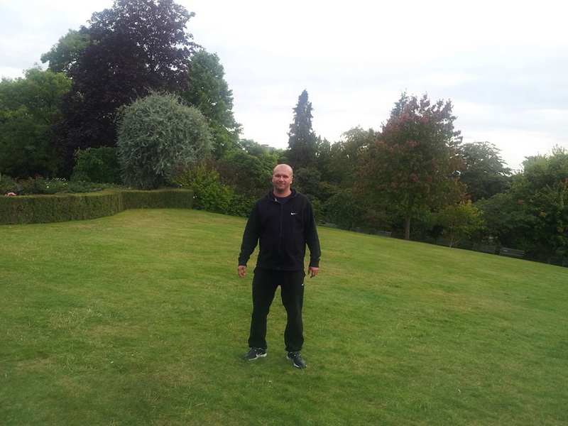 mosul se afla de cativa ani in anglia cosmin mocanu fostul fundas al farului a devenit tatic galerie mosul se afla de cativa ani in anglia cosmin mocanu fostul fundas al farului a devenit tatic galerie