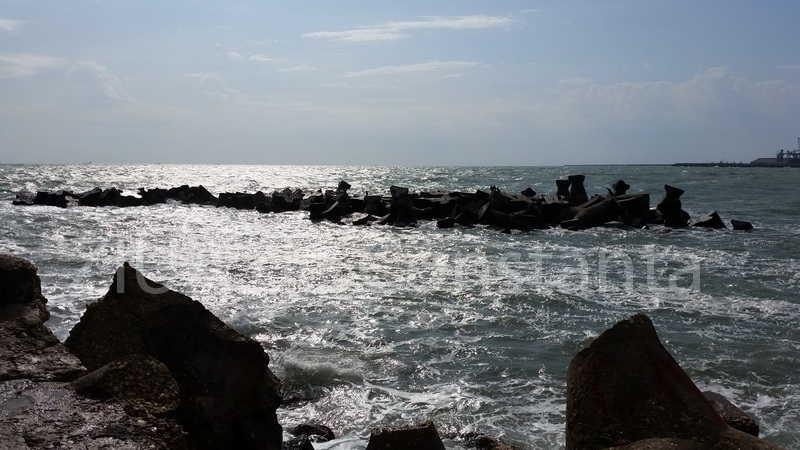 mare agitata pe faleza cazinoului din constanta galerie foto 564139 mare agitata pe faleza cazinoului din constanta galerie foto 564139