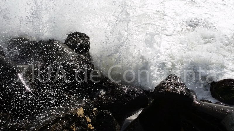 mare agitata pe faleza cazinoului din constanta galerie foto 564139 mare agitata pe faleza cazinoului din constanta galerie foto 564139