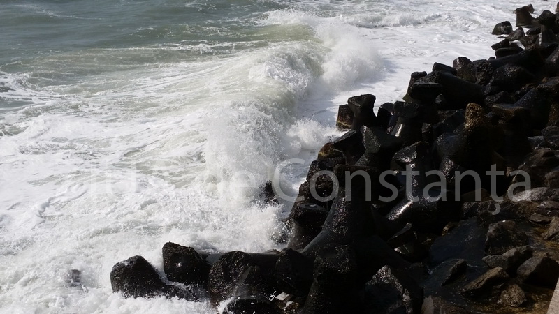 mare agitata pe faleza cazinoului din constanta galerie foto 564139 mare agitata pe faleza cazinoului din constanta galerie foto 564139