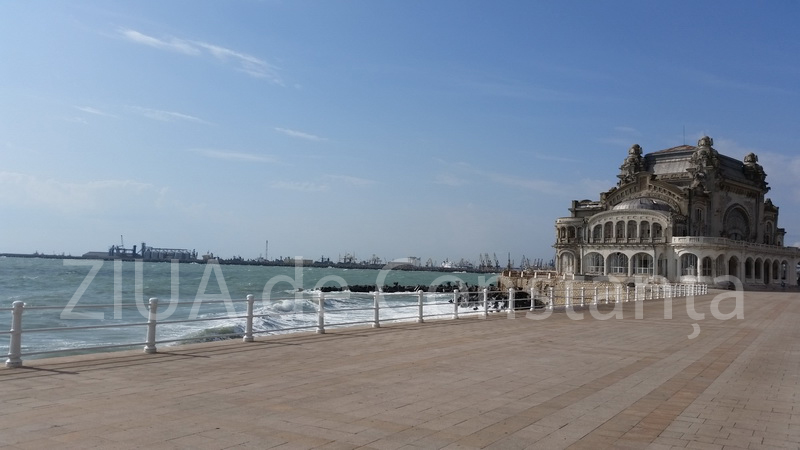 mare agitata pe faleza cazinoului din constanta galerie foto 564139 mare agitata pe faleza cazinoului din constanta galerie foto 564139
