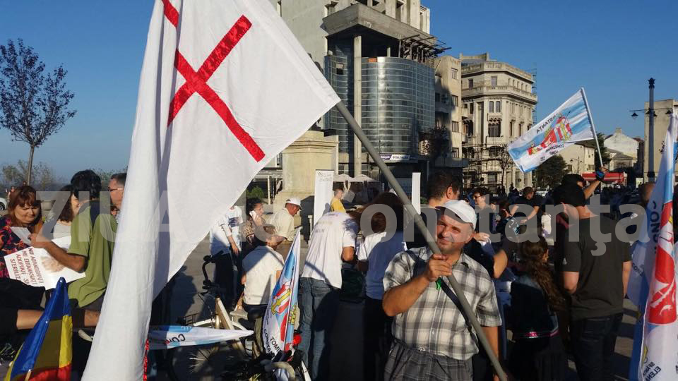 protest al constantenilor in piata ovidiu 565255 protest al constantenilor in piata ovidiu 565255