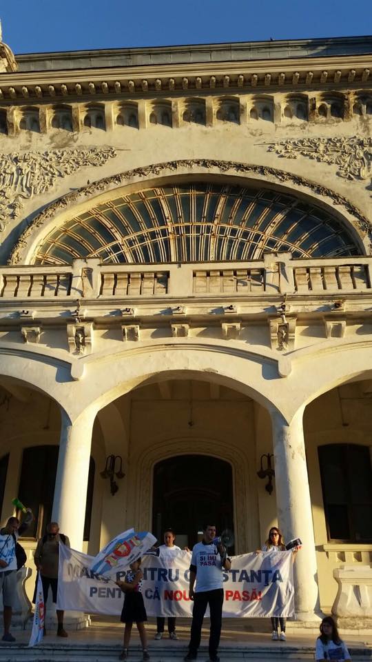 protest al constantenilor in piata ovidiu 565255 protest al constantenilor in piata ovidiu 565255