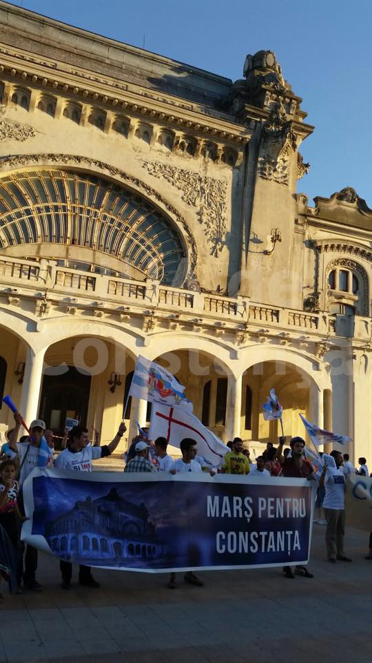 protest al constantenilor in piata ovidiu 565255 protest al constantenilor in piata ovidiu 565255