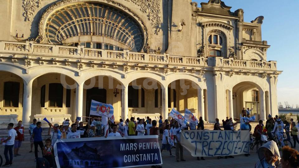 protest al constantenilor in piata ovidiu 565255 protest al constantenilor in piata ovidiu 565255