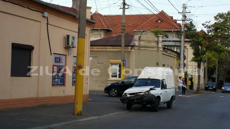 accident la intersectia strazilor stefan mihaileanu cu calugareni 566233 accident la intersectia strazilor stefan mihaileanu cu calugareni 566233
