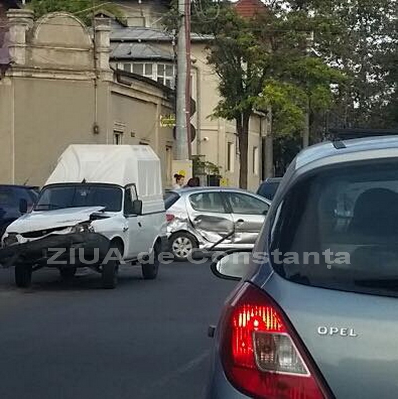 accident la intersectia strazilor stefan mihaileanu cu calugareni 566233 accident la intersectia strazilor stefan mihaileanu cu calugareni 566233