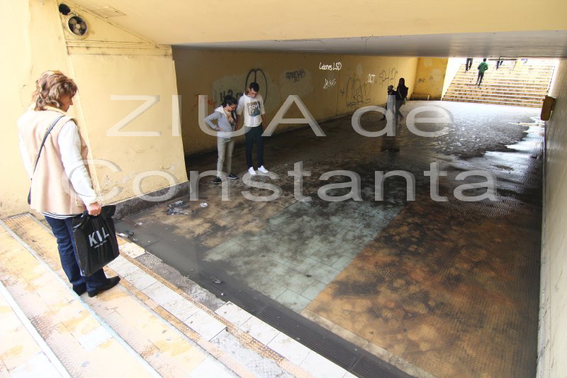 fotoreportaj exercitii de echilibristica in pasajul subteran de la tomis mall 567495 fotoreportaj exercitii de echilibristica in pasajul subteran de la tomis mall 567495