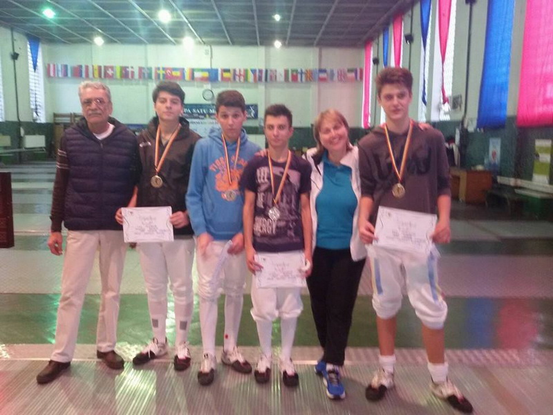 bogdan scrieciu si echipa css1 constanta medalii la nationalele de scrima galerie foto 567822 bogdan scrieciu si echipa css1 constanta medalii la nationalele de scrima galerie foto 567822