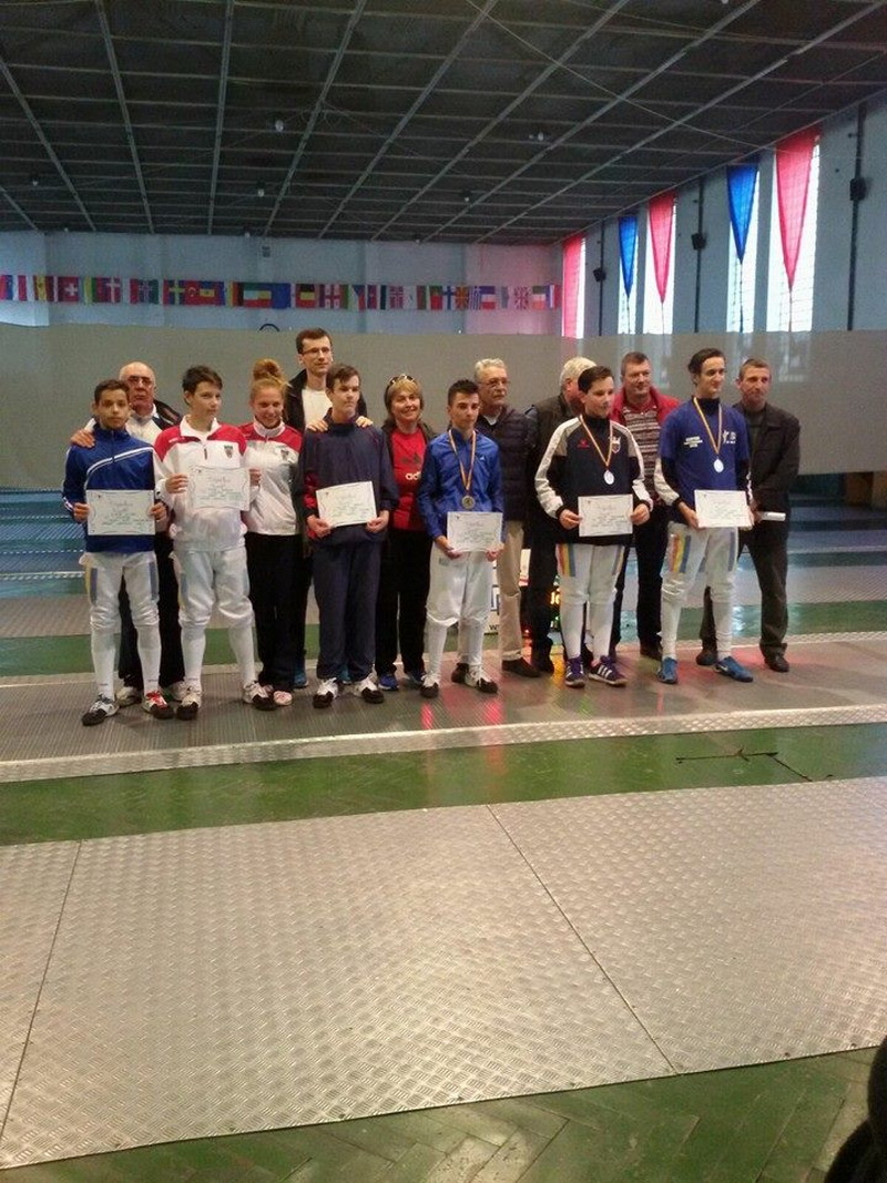 bogdan scrieciu si echipa css1 constanta medalii la nationalele de scrima galerie foto 567822 bogdan scrieciu si echipa css1 constanta medalii la nationalele de scrima galerie foto 567822