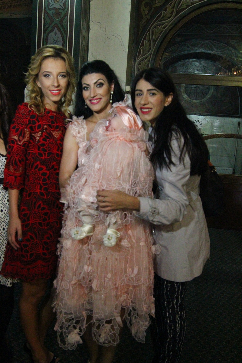 a slujit arhiepiscopul tomisului campioana europeana eliza samara a botezat o fetita la constanta galerie a slujit arhiepiscopul tomisului campioana europeana eliza samara a botezat o fetita la constanta galerie