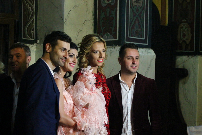 a slujit arhiepiscopul tomisului campioana europeana eliza samara a botezat o fetita la constanta galerie a slujit arhiepiscopul tomisului campioana europeana eliza samara a botezat o fetita la constanta galerie