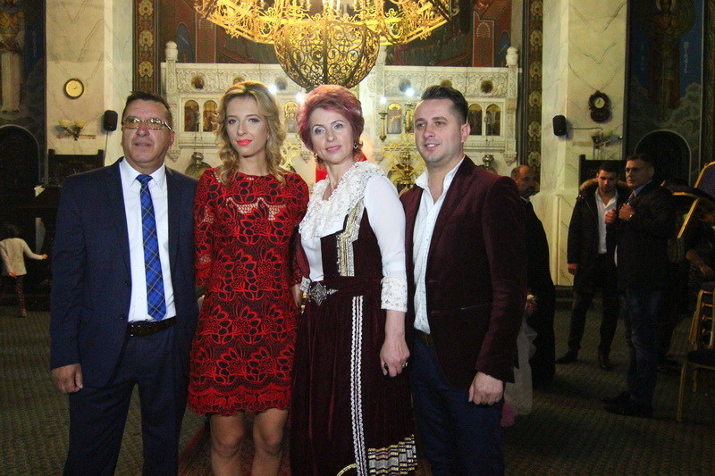 a slujit arhiepiscopul tomisului campioana europeana eliza samara a botezat o fetita la constanta galerie a slujit arhiepiscopul tomisului campioana europeana eliza samara a botezat o fetita la constanta galerie