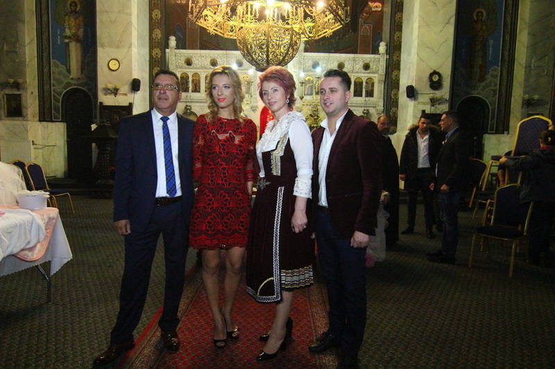 a slujit arhiepiscopul tomisului campioana europeana eliza samara a botezat o fetita la constanta galerie a slujit arhiepiscopul tomisului campioana europeana eliza samara a botezat o fetita la constanta galerie