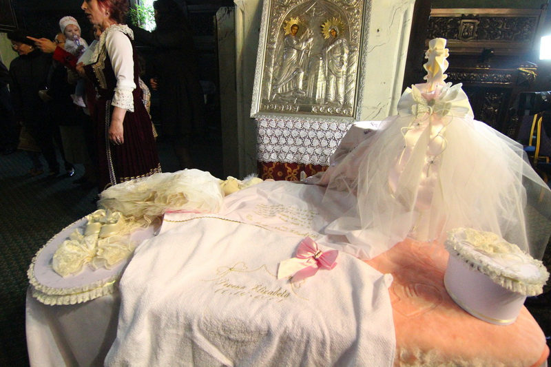 a slujit arhiepiscopul tomisului campioana europeana eliza samara a botezat o fetita la constanta galerie a slujit arhiepiscopul tomisului campioana europeana eliza samara a botezat o fetita la constanta galerie