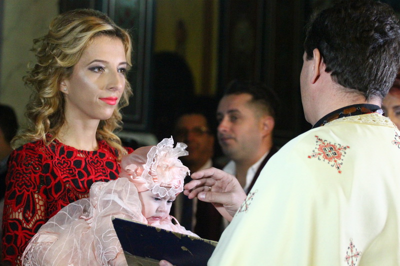 a slujit arhiepiscopul tomisului campioana europeana eliza samara a botezat o fetita la constanta galerie a slujit arhiepiscopul tomisului campioana europeana eliza samara a botezat o fetita la constanta galerie