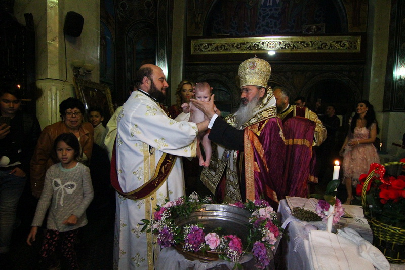 a slujit arhiepiscopul tomisului campioana europeana eliza samara a botezat o fetita la constanta galerie a slujit arhiepiscopul tomisului campioana europeana eliza samara a botezat o fetita la constanta galerie