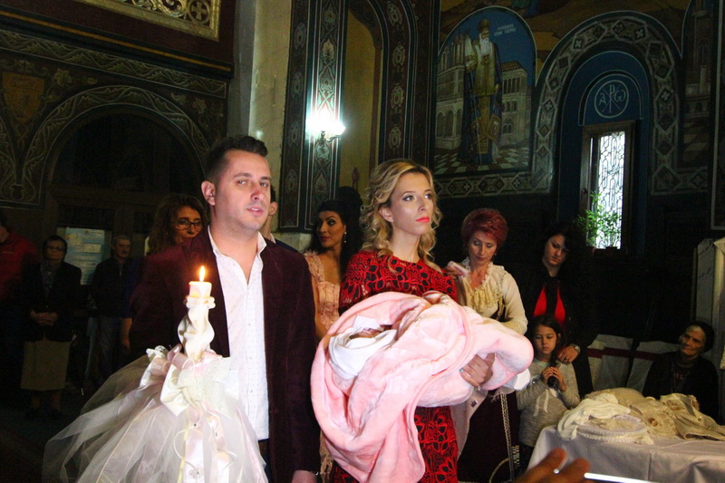 a slujit arhiepiscopul tomisului campioana europeana eliza samara a botezat o fetita la constanta galerie a slujit arhiepiscopul tomisului campioana europeana eliza samara a botezat o fetita la constanta galerie