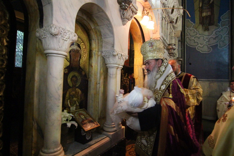 a slujit arhiepiscopul tomisului campioana europeana eliza samara a botezat o fetita la constanta galerie a slujit arhiepiscopul tomisului campioana europeana eliza samara a botezat o fetita la constanta galerie