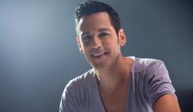 Ştiaţi că...? Unul dintre juraţii „X-Factor” îşi sărbătoreşte ziua de naştere astăzi (audio)