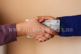 FLAGRANT în Constanţa Un bărbat a fost prins în timp ce oferea MITĂ unui poliţist de la Transporturi        