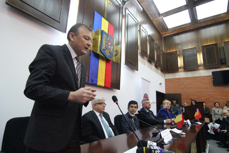 tika la constanta ambasadorul turciei osman koray ertas si consulul ali bozcaliskan au inaugurat lectoratul tika la constanta ambasadorul turciei osman koray ertas si consulul ali bozcaliskan au inaugurat lectoratul