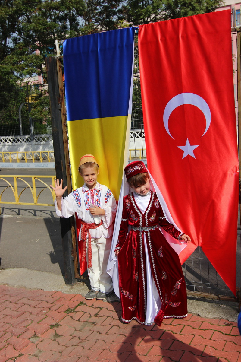 tika la constanta ambasadorul turciei osman koray ertas si consulul ali bozcaliskan au inaugurat lectoratul tika la constanta ambasadorul turciei osman koray ertas si consulul ali bozcaliskan au inaugurat lectoratul
