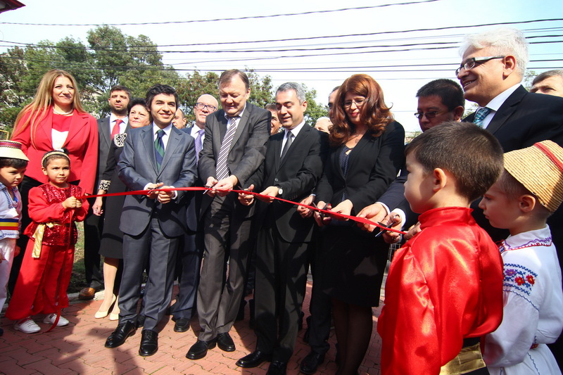 tika la constanta ambasadorul turciei osman koray ertas si consulul ali bozcaliskan au inaugurat lectoratul tika la constanta ambasadorul turciei osman koray ertas si consulul ali bozcaliskan au inaugurat lectoratul