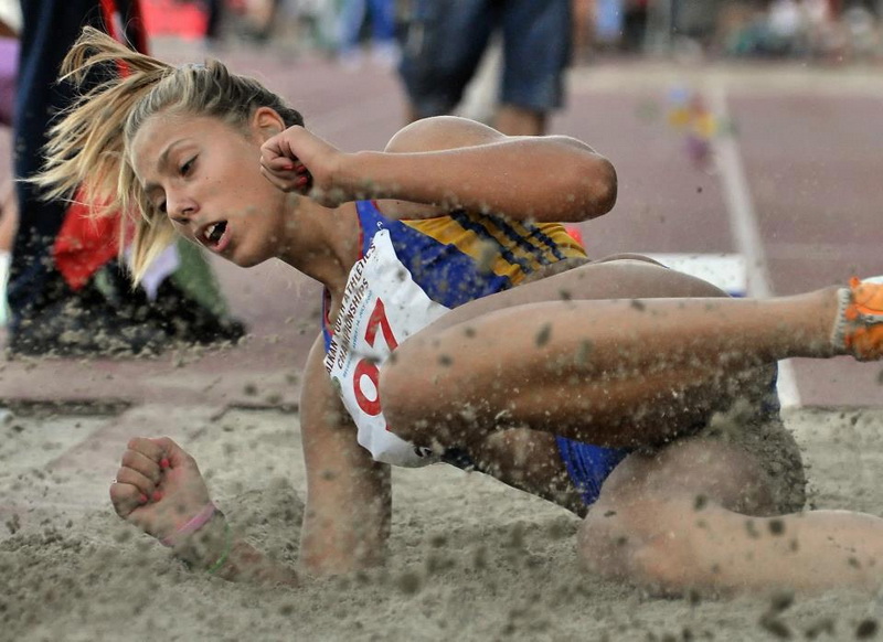 nasa am avut emotii mai mari ca la concurs atleta andreea lefcenco si arbitrul iulian barbu au botezat nasa am avut emotii mai mari ca la concurs atleta andreea lefcenco si arbitrul iulian barbu au botezat