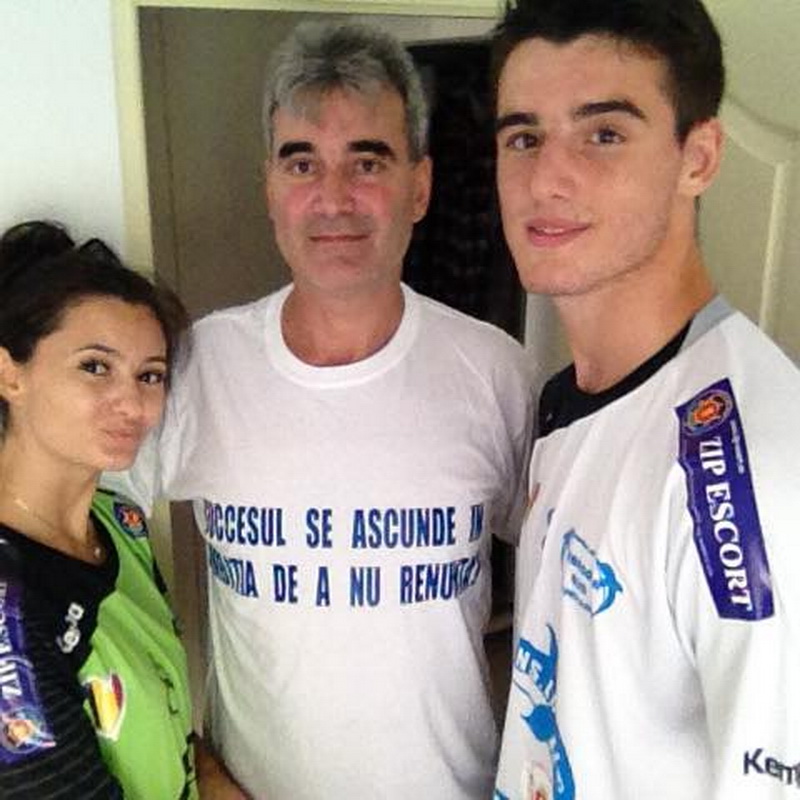 handbalistii juniori de la css1 constanta fac furori uriasul din murfatlar raul manoila bombardeaza portile handbalistii juniori de la css1 constanta fac furori uriasul din murfatlar raul manoila bombardeaza portile